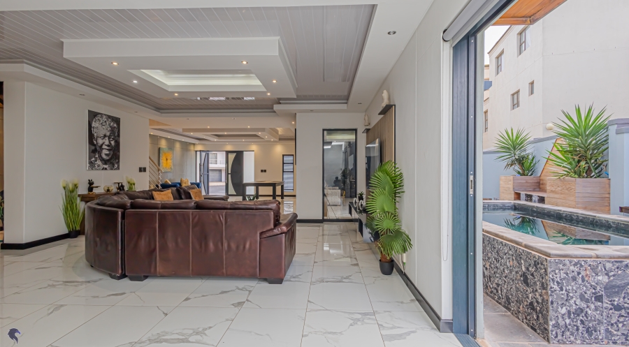 5 Bedroom Property for Sale in Calypso Beach Western Cape
